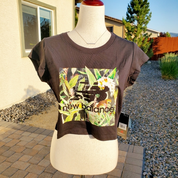 New Balance Tops - NEW BALANCE | Active Tropical Logo Tee in Black sz M